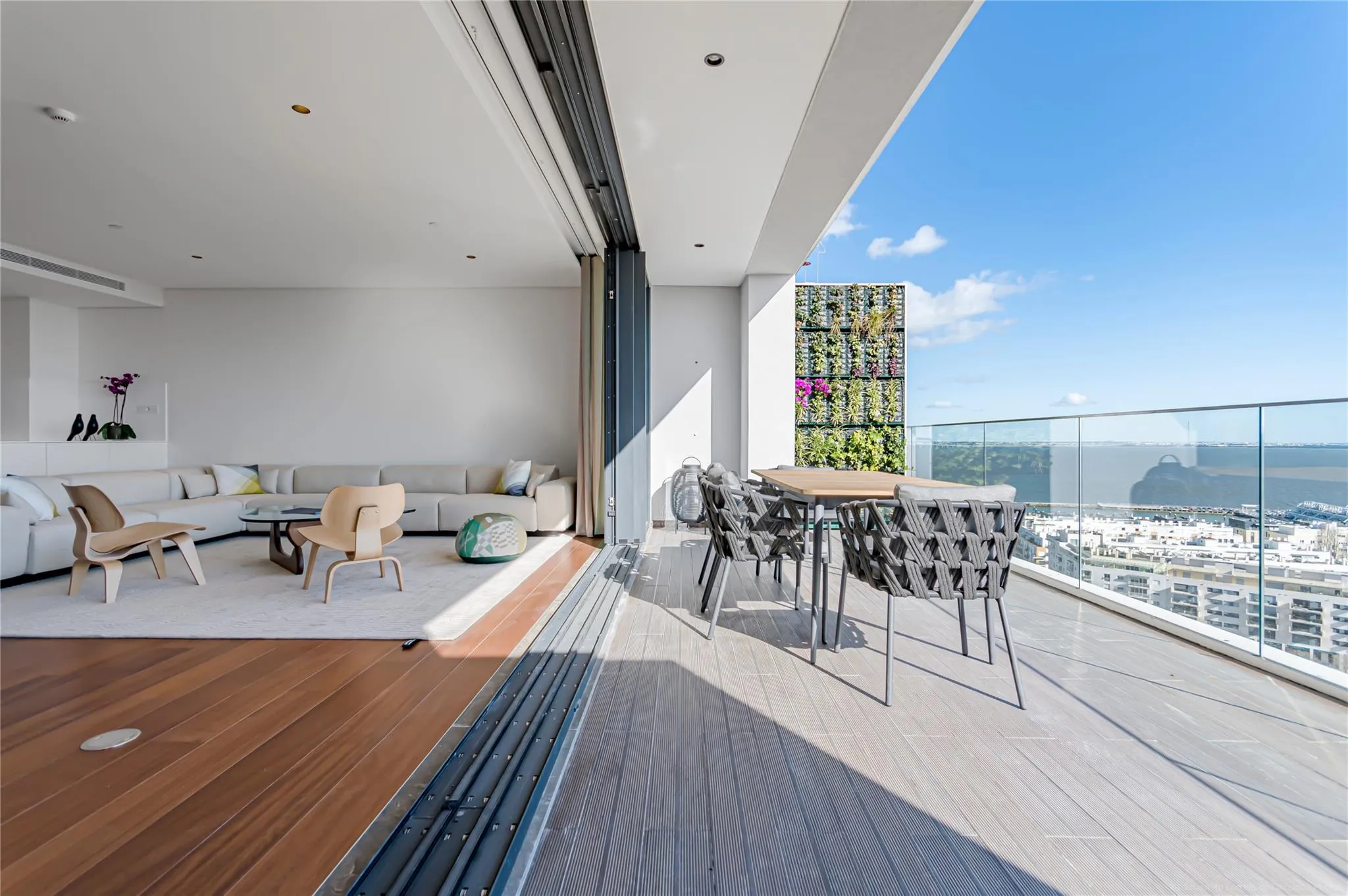 0 Praça Príncipe Perfeito 1103