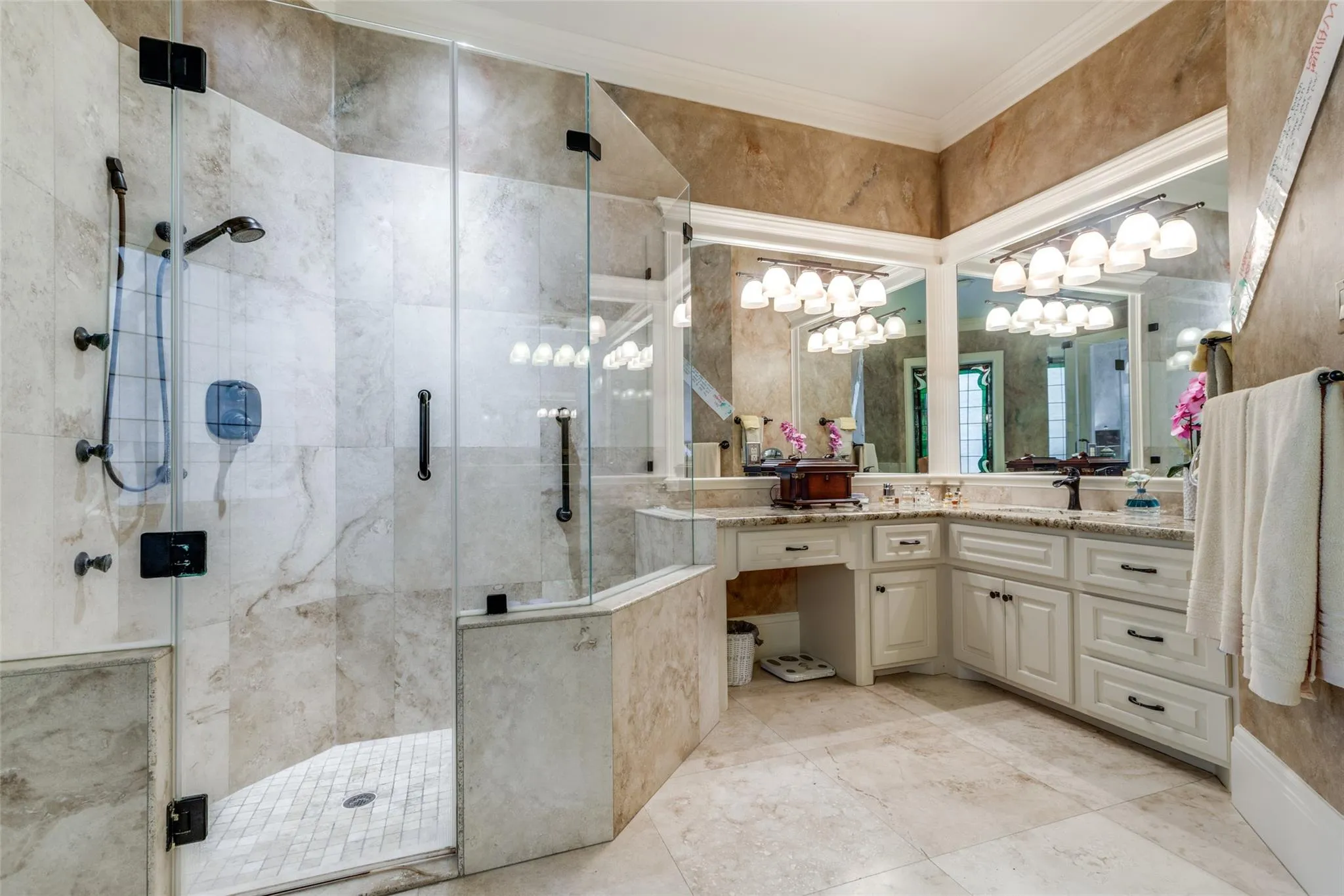 10 Player Green Place - The Woodlands