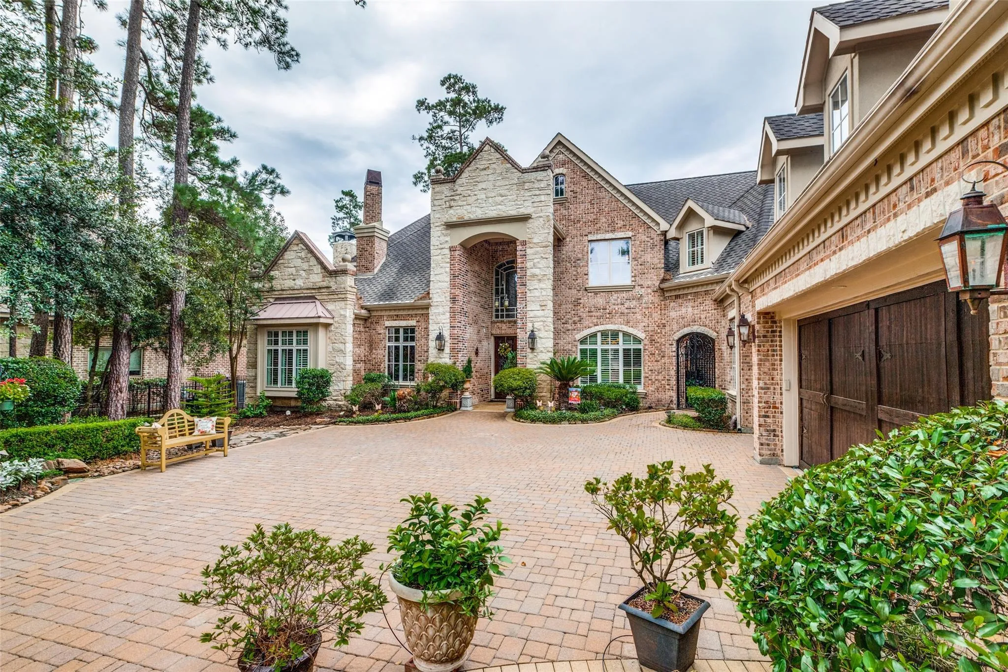 10 Player Green Place - The Woodlands