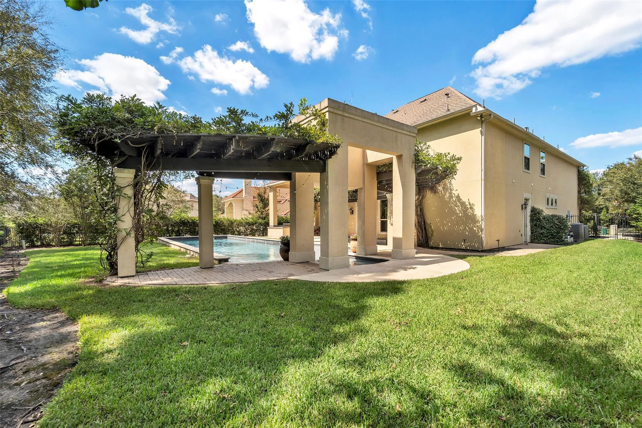 107 E Black Knight Drive