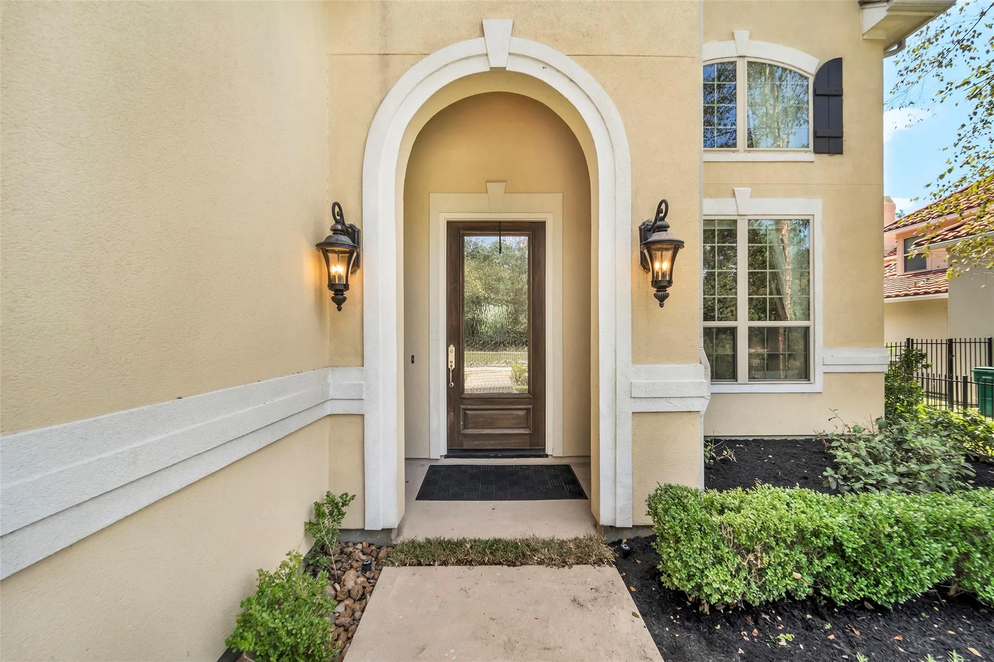 107 E Black Knight Drive