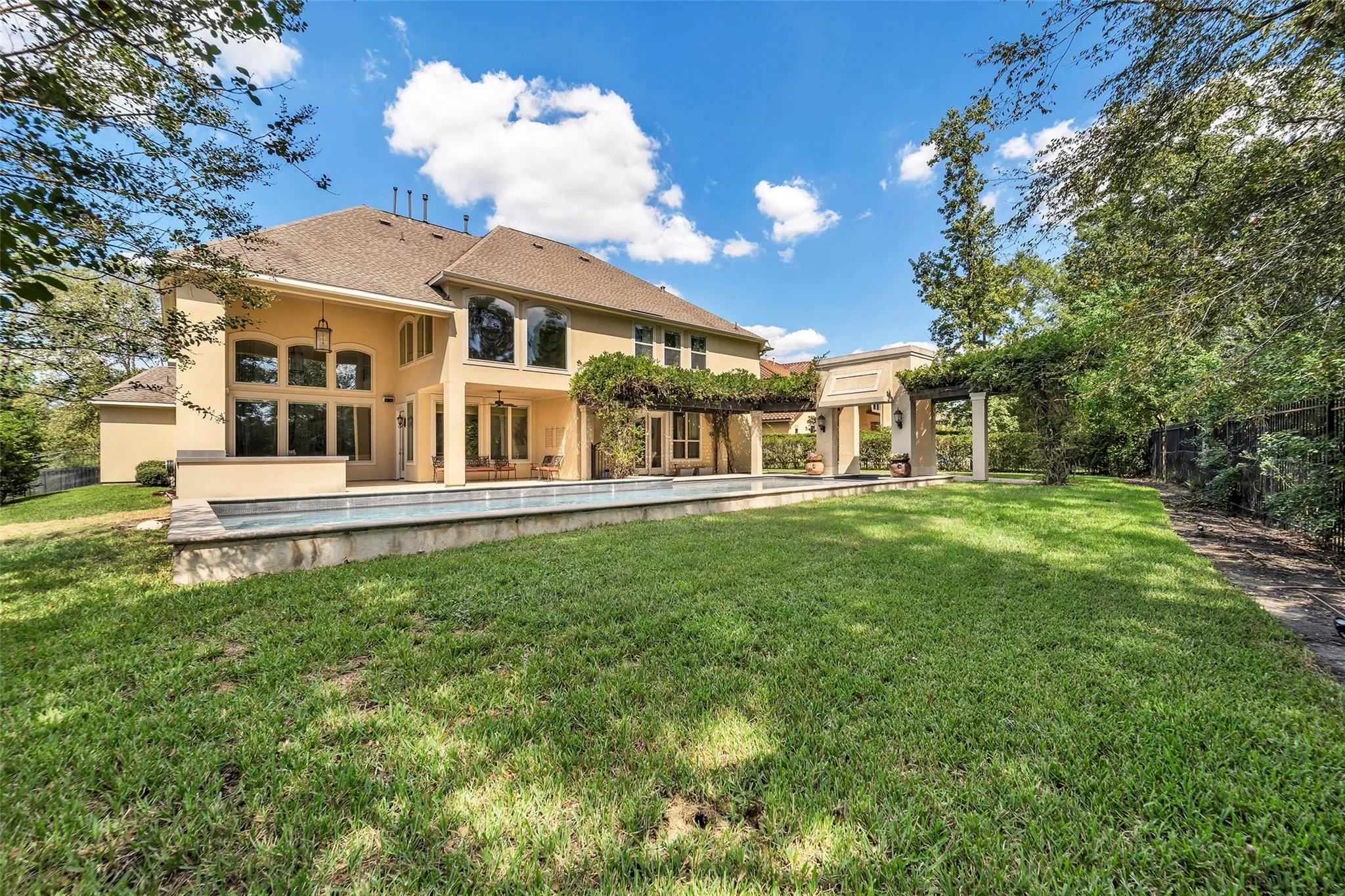 107 E Black Knight Drive