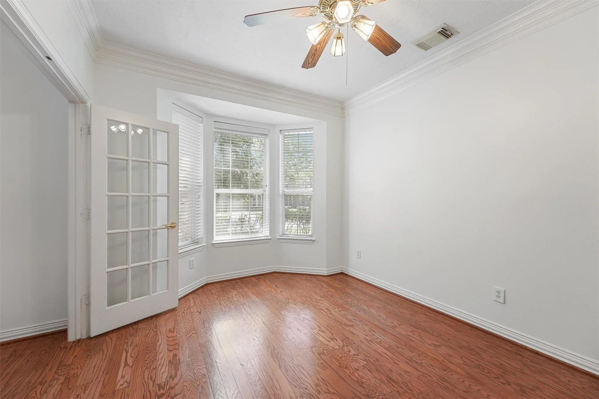 131 E Mirror Ridge Circle  The Woodlands