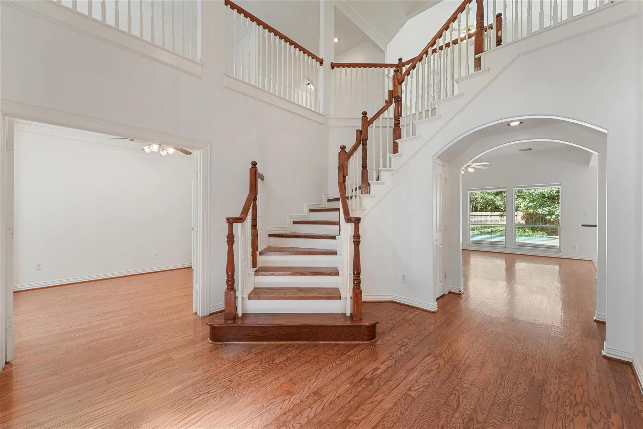 131 E Mirror Ridge Circle  The Woodlands