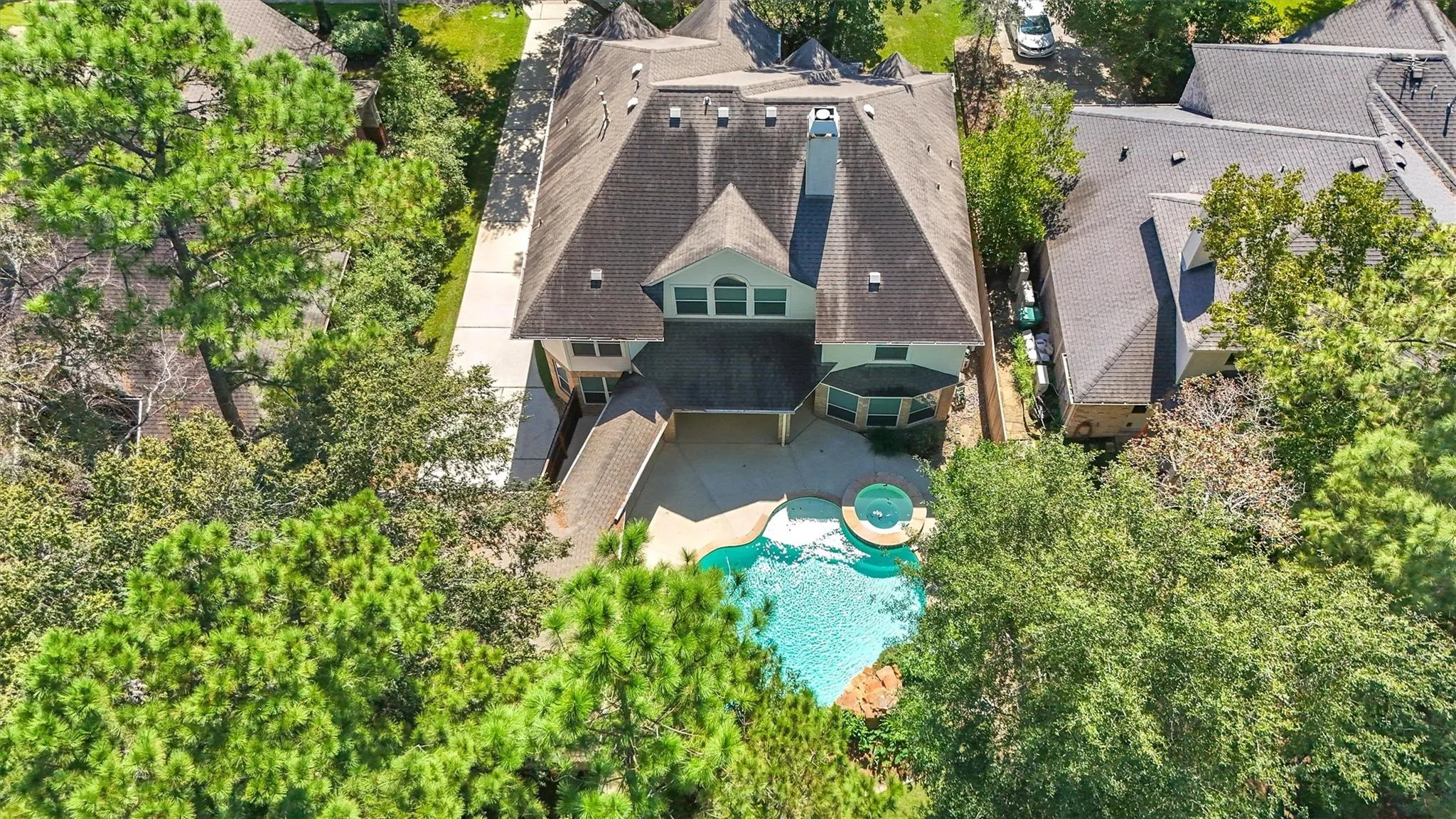 131 E Mirror Ridge Circle  The Woodlands