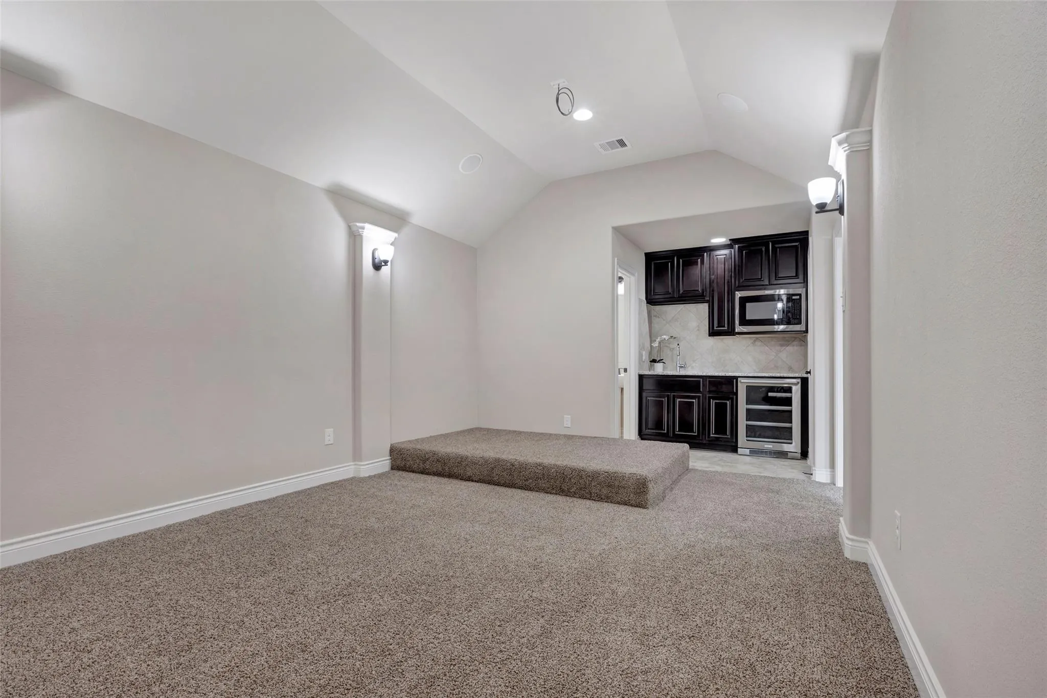 19303 Sanctuary Robin Lane