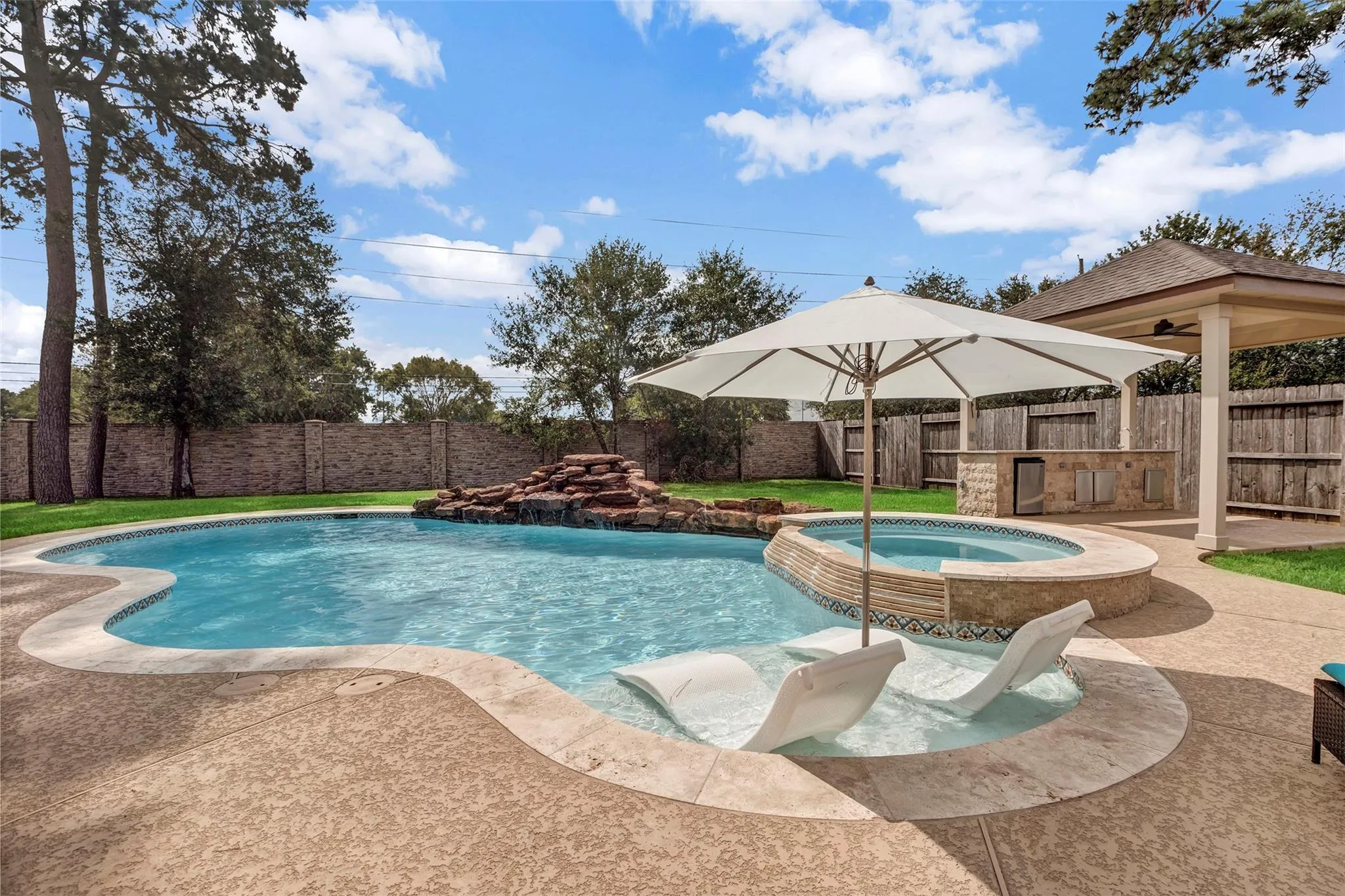 19303 Sanctuary Robin Lane