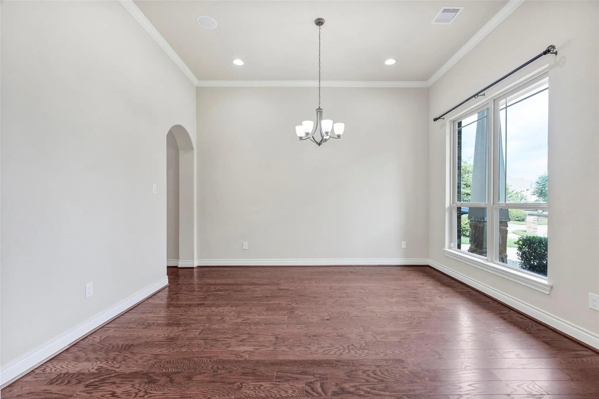 19303 Sanctuary Robin Lane