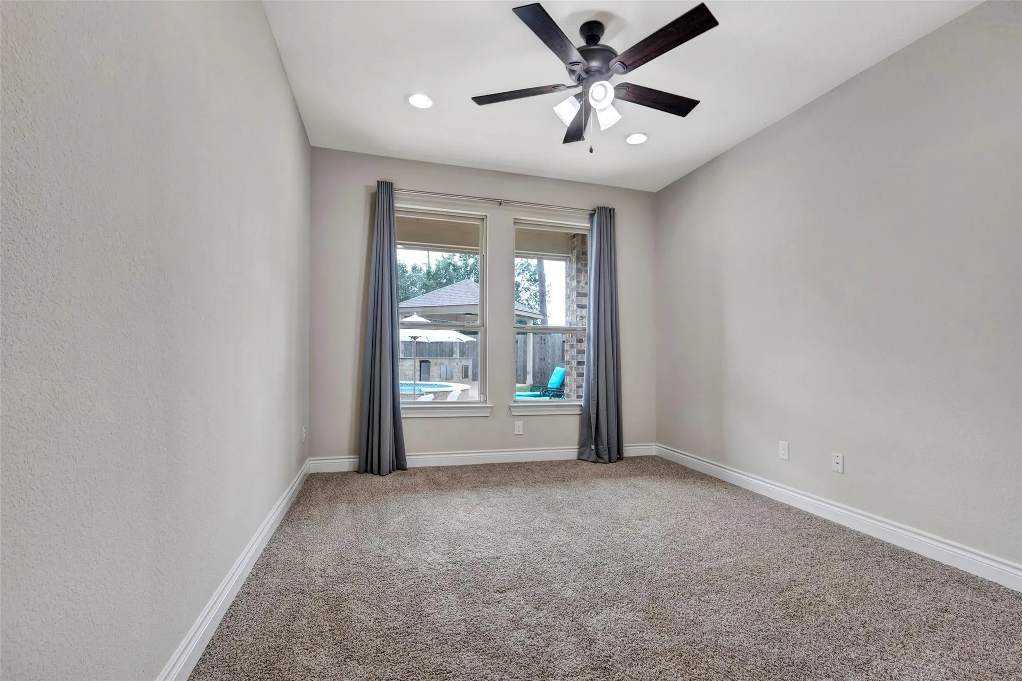 19303 Sanctuary Robin Lane