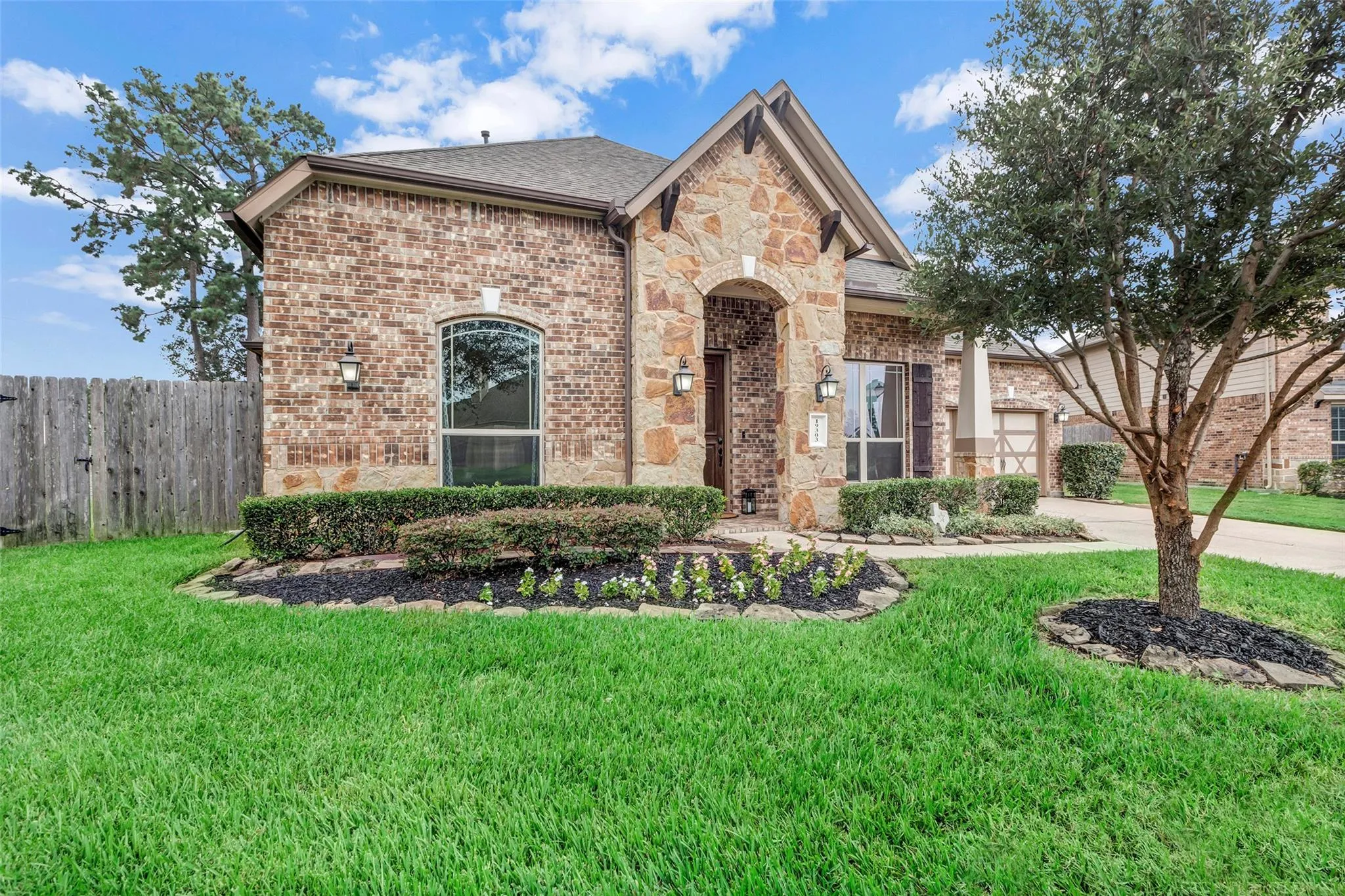 19303 Sanctuary Robin Lane