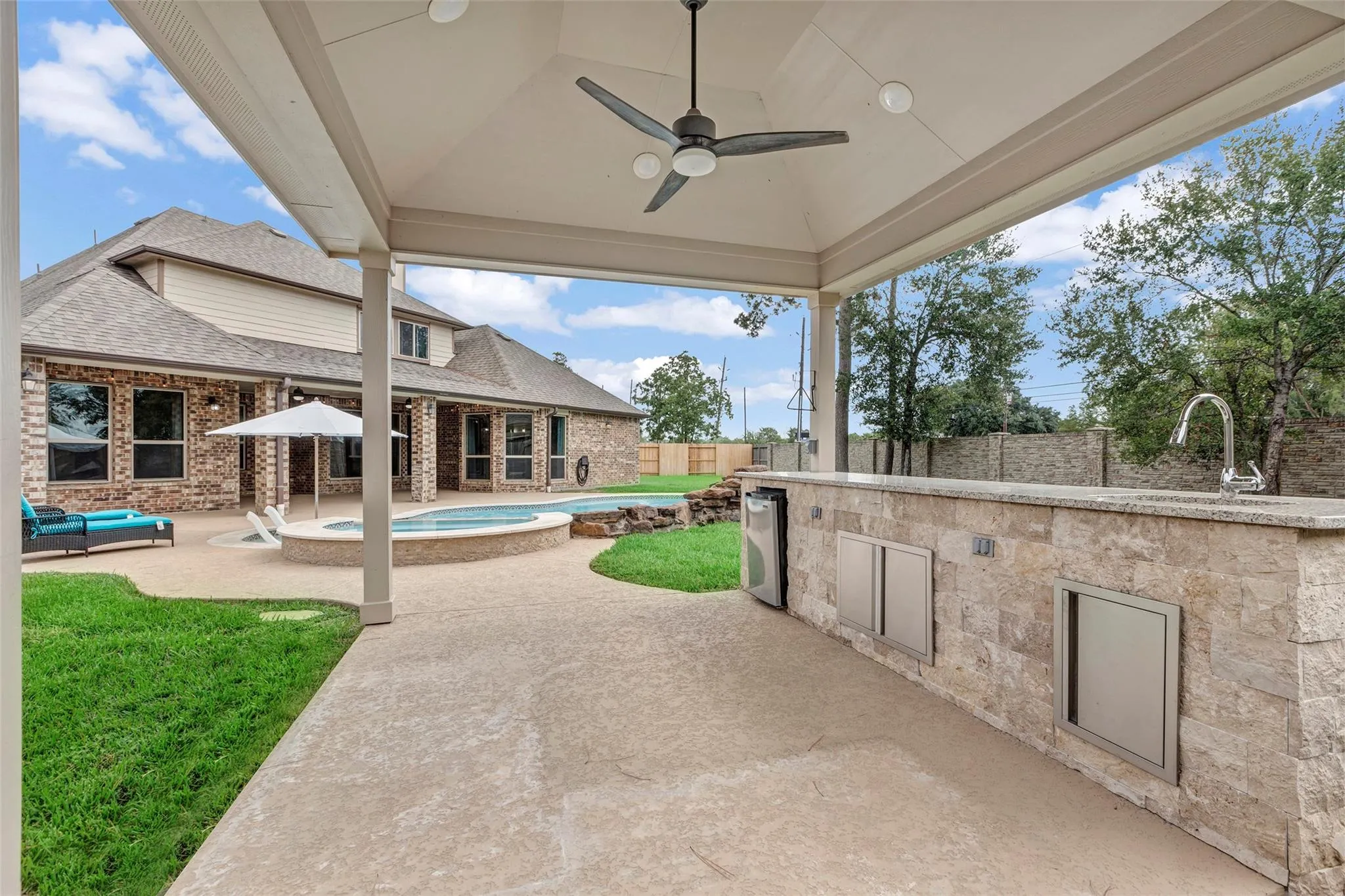 19303 Sanctuary Robin Lane