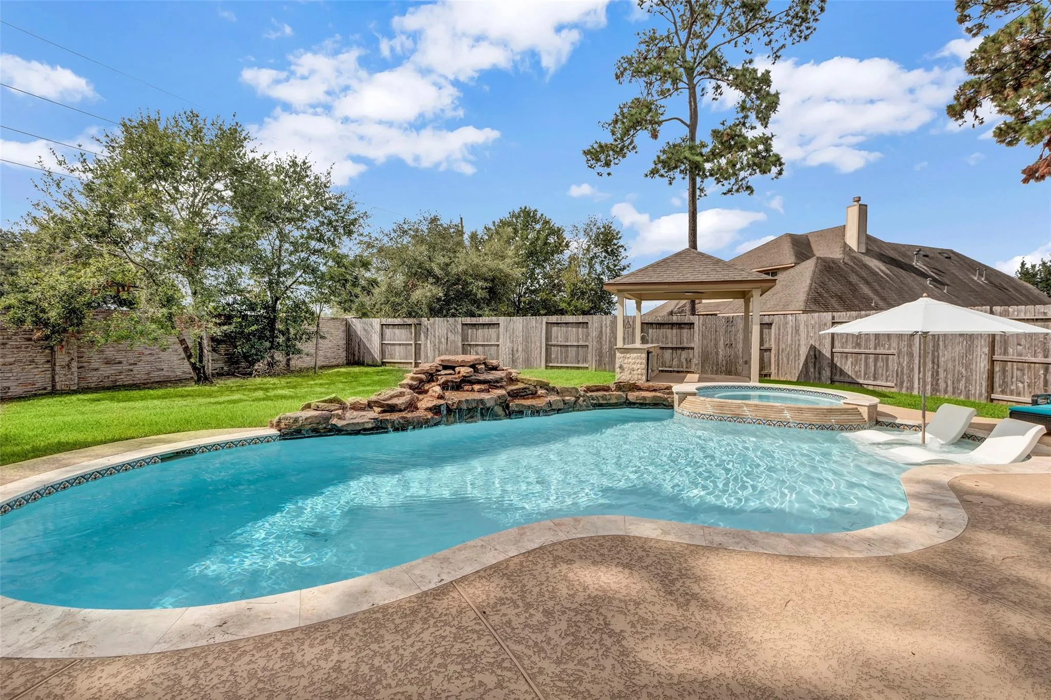 19303 Sanctuary Robin Lane