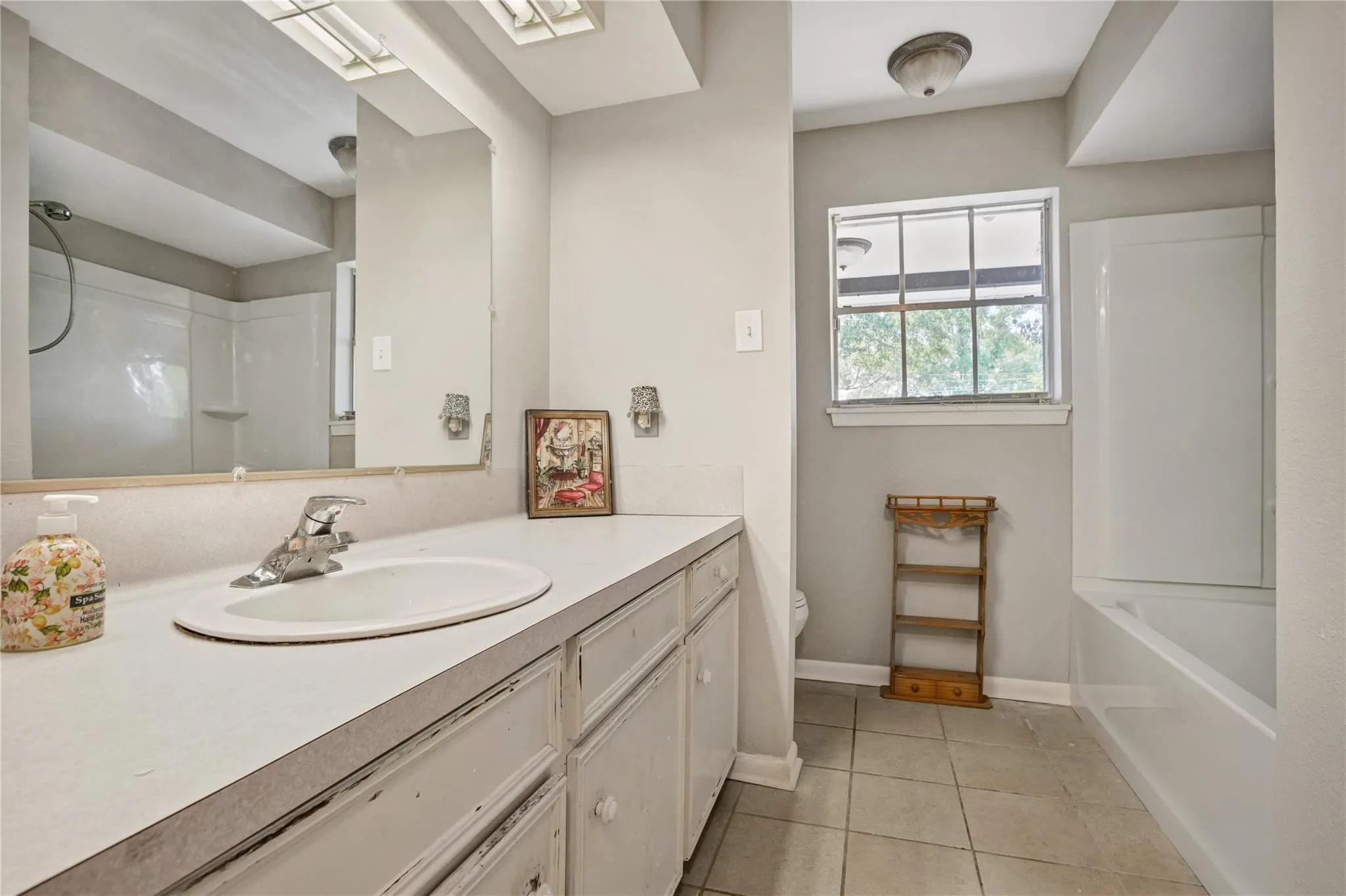 206 N Duck Creek Road