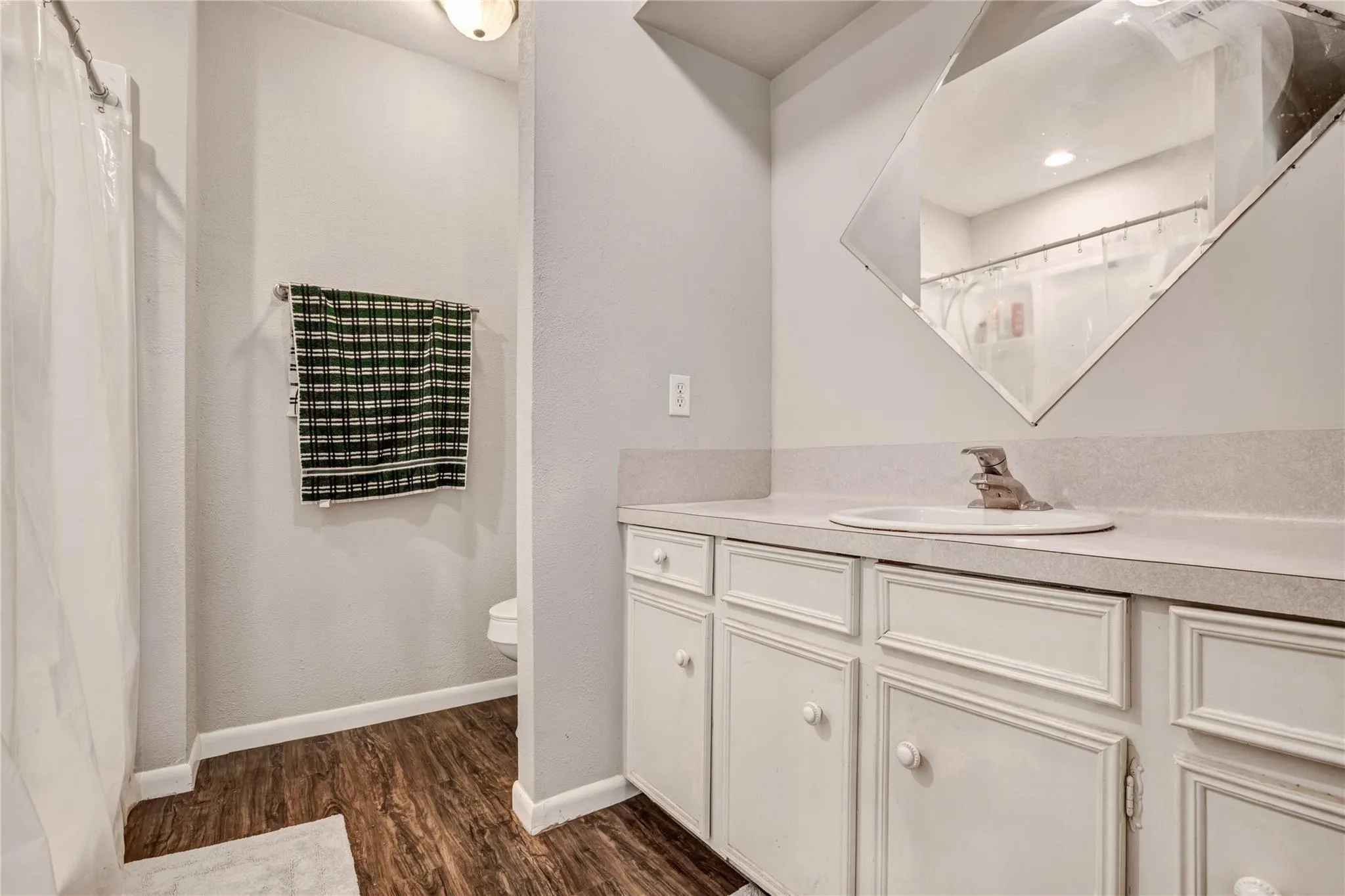 206 N Duck Creek Road