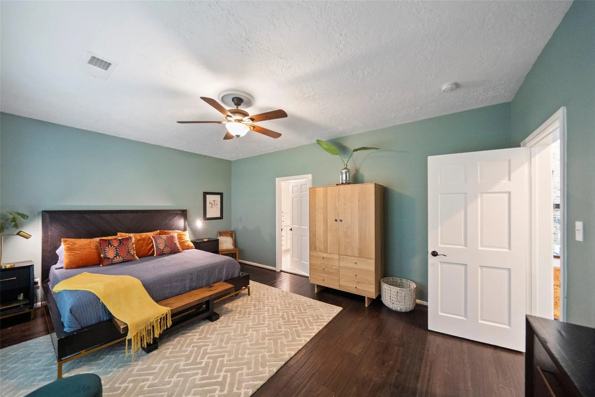 2811 Crossvine Circle