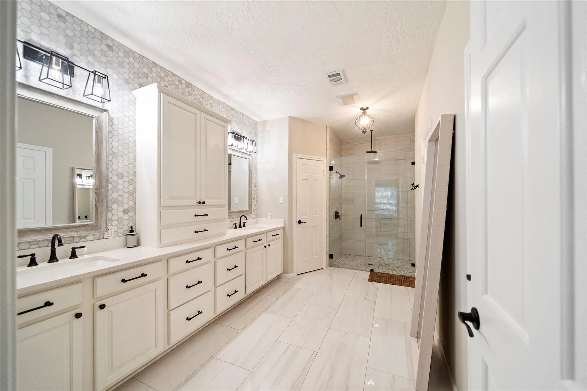 2811 Crossvine Circle