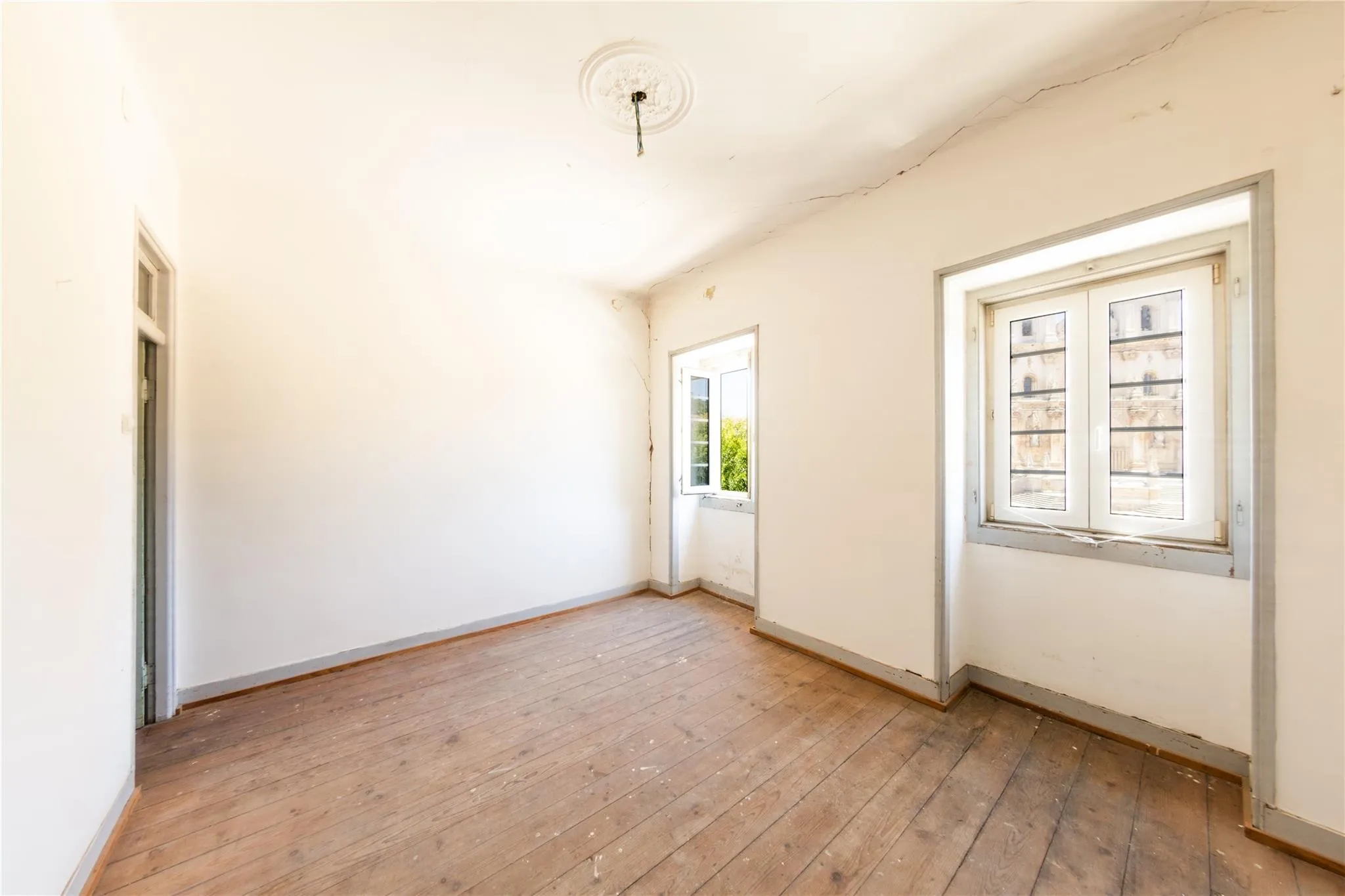 40 Praça 25 de Abril F