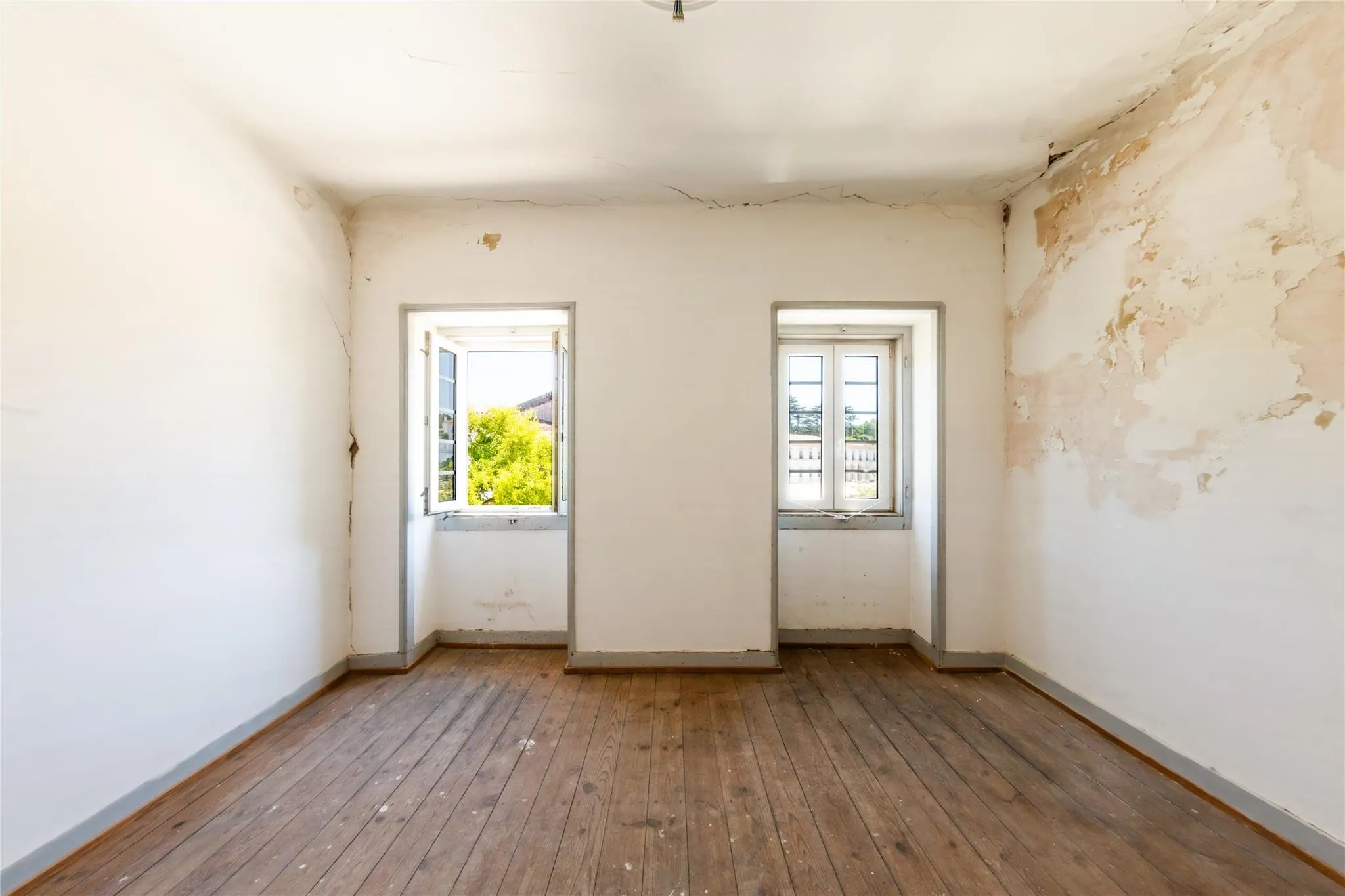 40 Praça 25 de Abril F