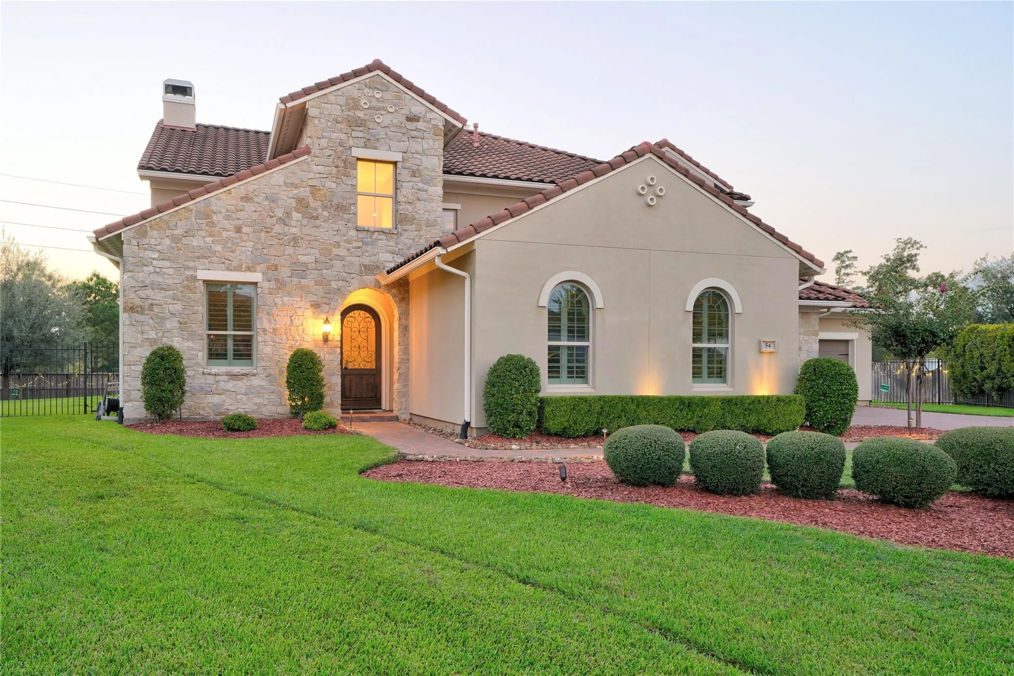 54 Beacons Light Place