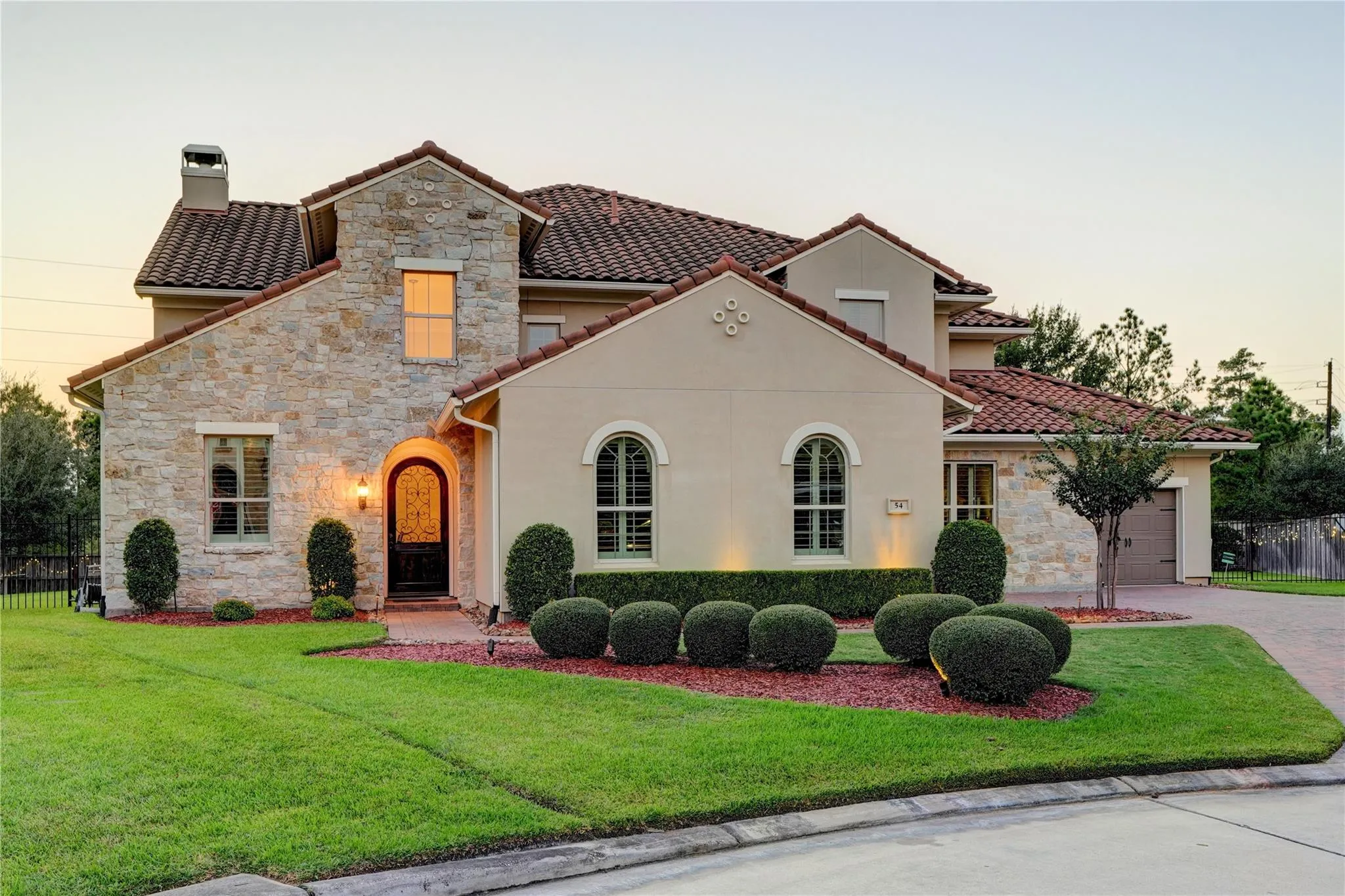 54 Beacons Light Place