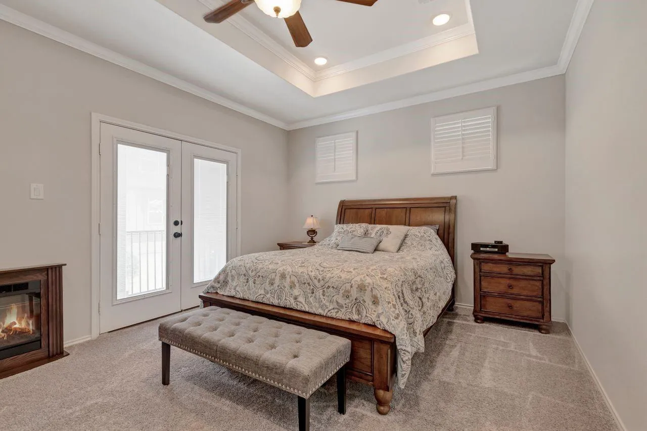 8608 Hollyoaks Creek Lane