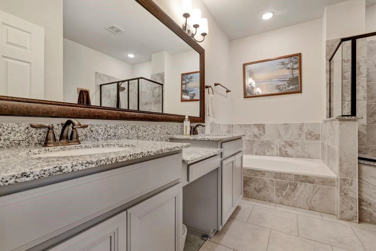 8608 Hollyoaks Creek Lane