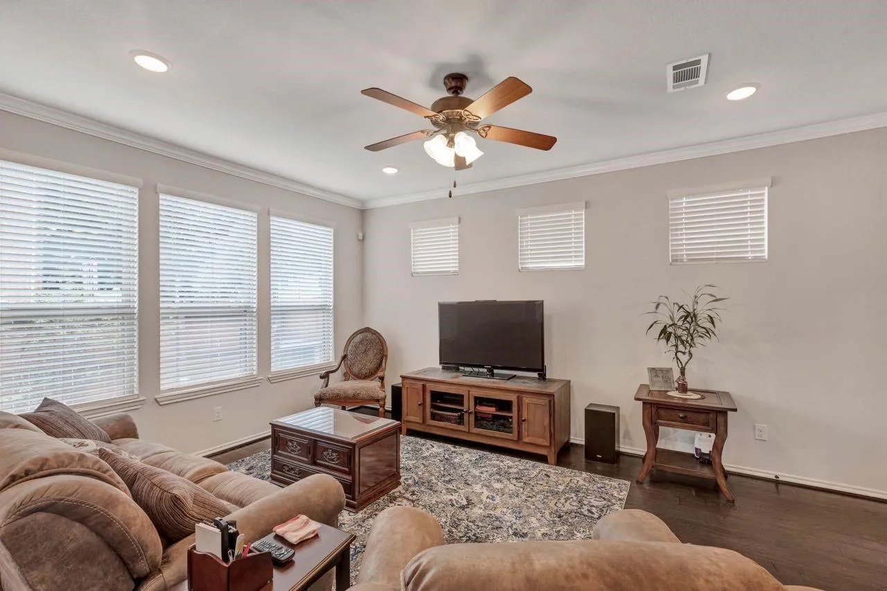 8608 Hollyoaks Creek Lane