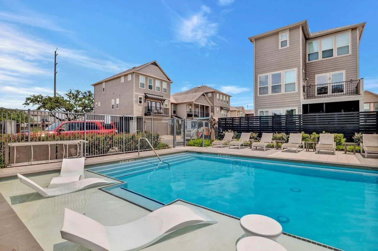 8608 Hollyoaks Creek Lane