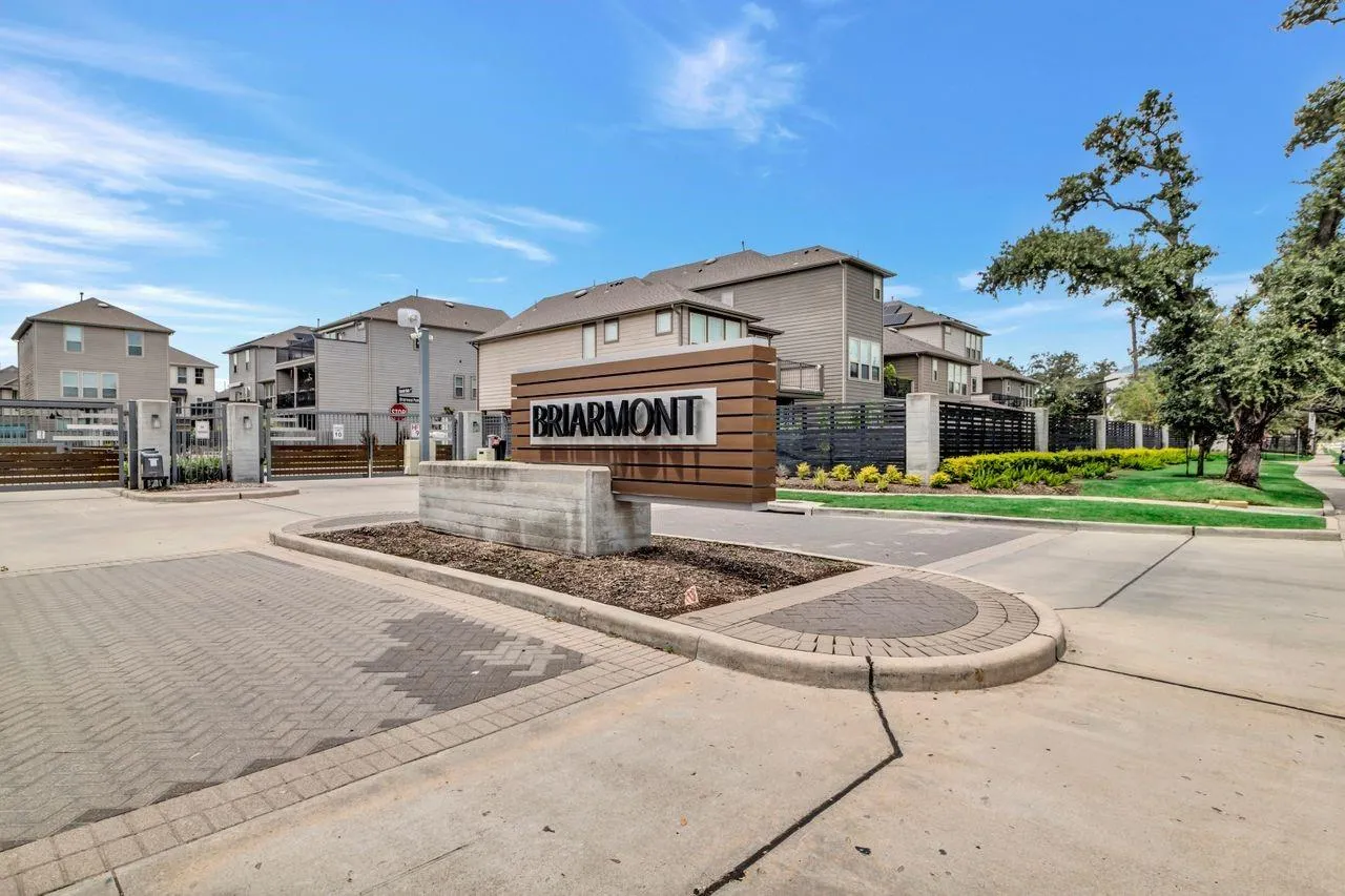 8608 Hollyoaks Creek Lane