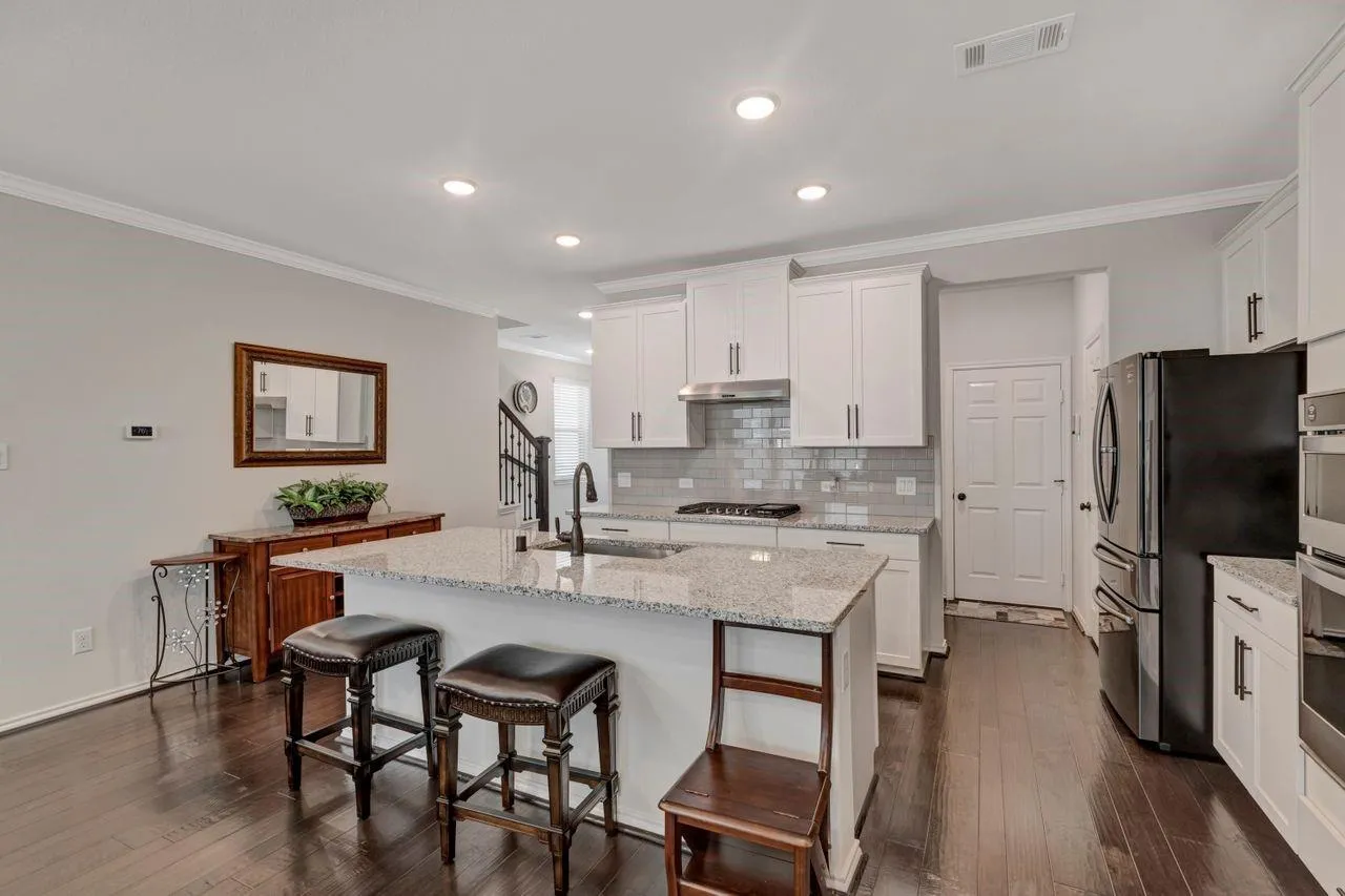 8608 Hollyoaks Creek Lane