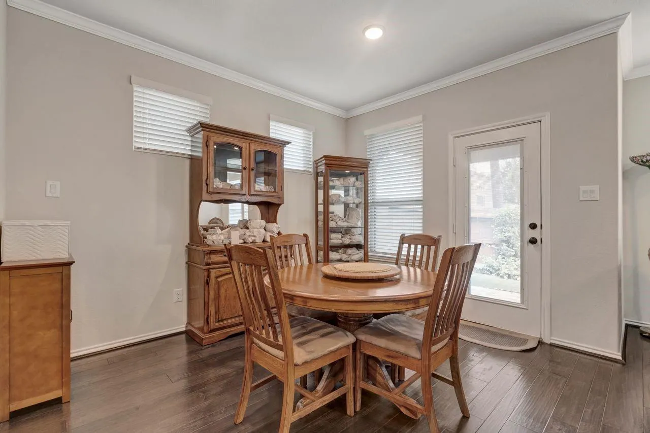 8608 Hollyoaks Creek Lane